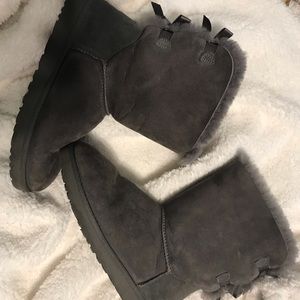 Ugg Bailey Bows!